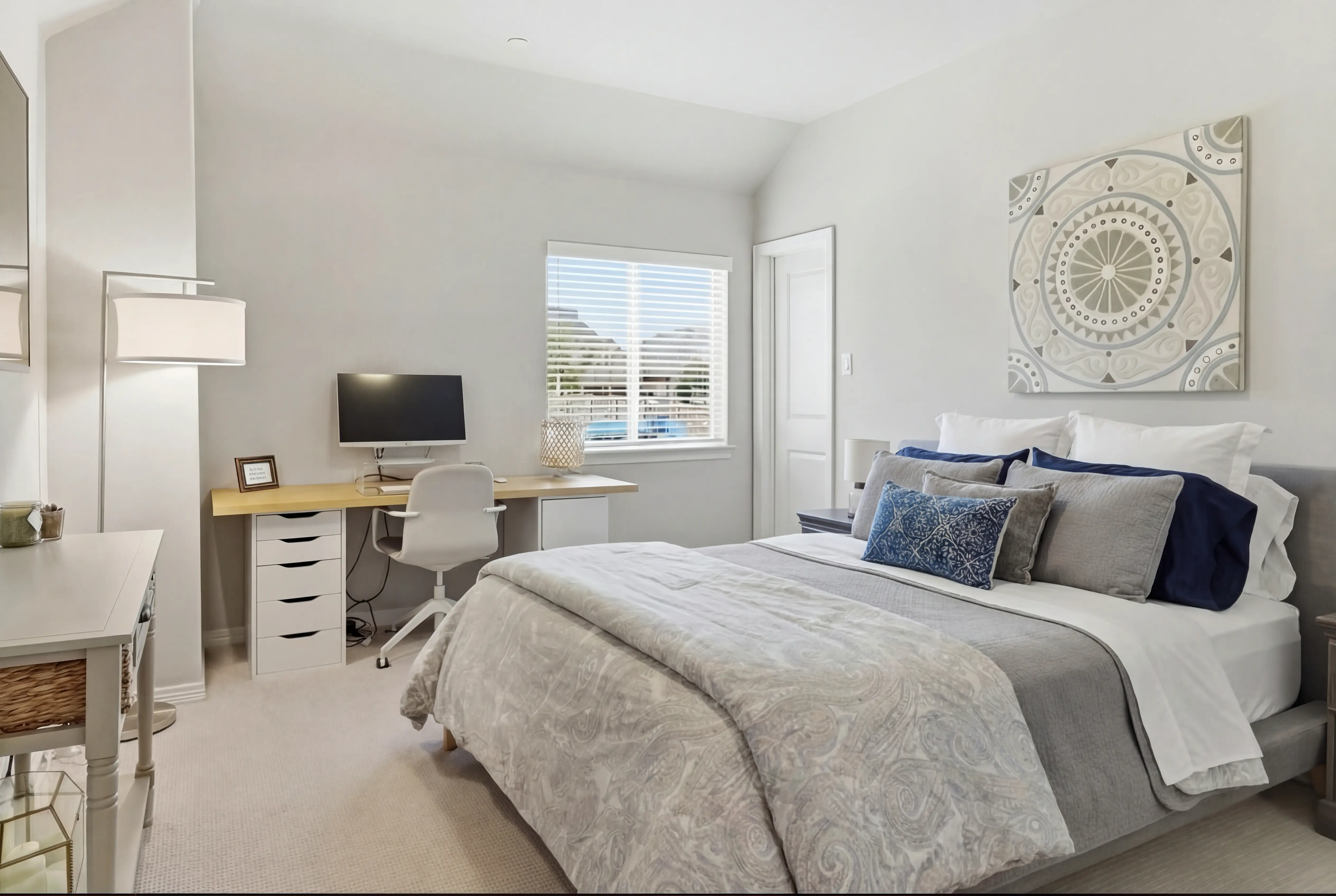 Covered patio and outdoor living area